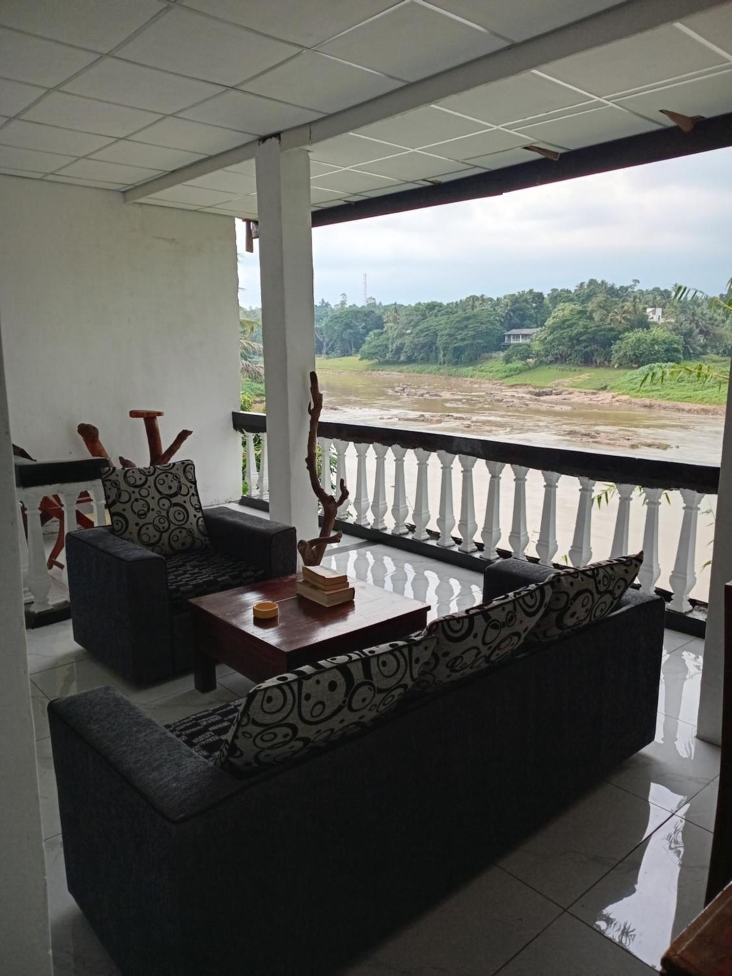 Sadhara River View Lodge Канди Экстерьер фото